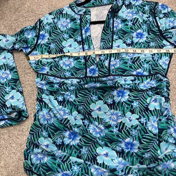 TSLA's Rashguard Front Half-Zip, Long Sleeve50+SPF/UPF sun protection - Picture 10 of 10